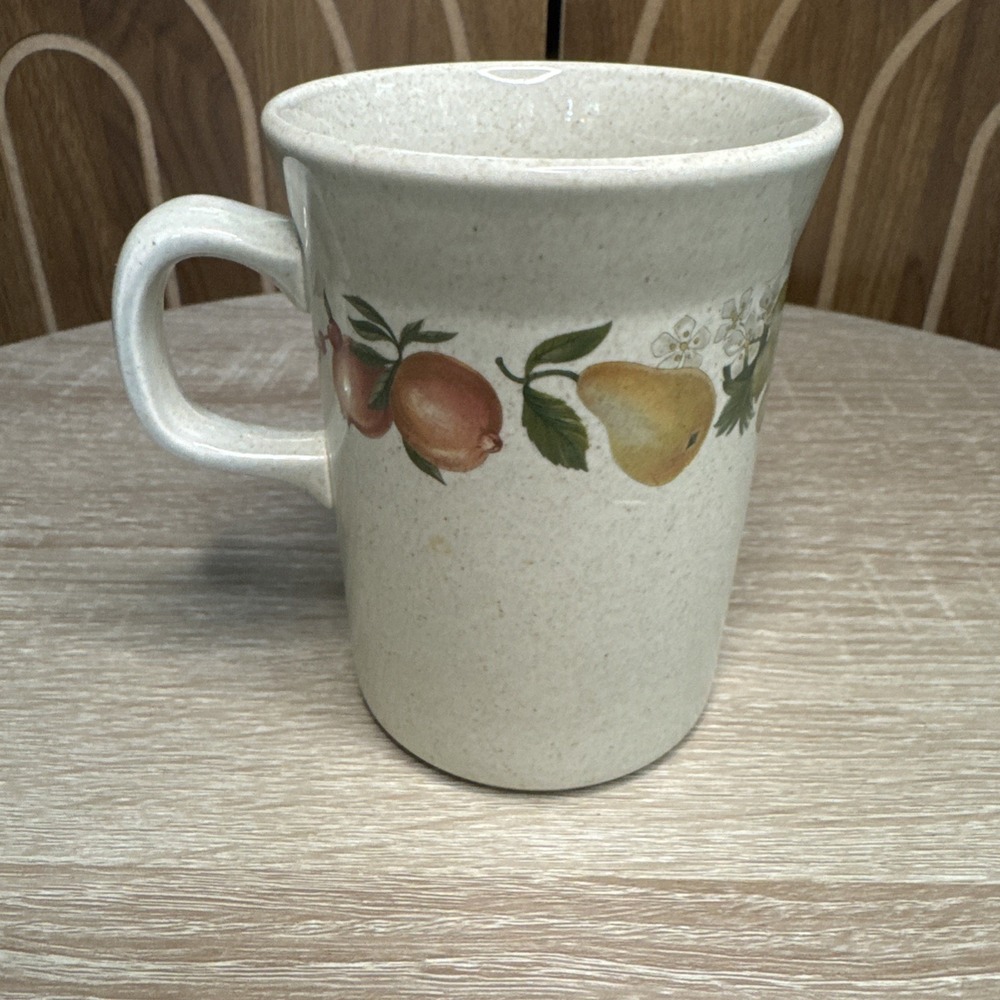 Wedgwood Quince Coffee Tea Mug Fruit Ring Oven to Table Vintage England - Picture 3 of 3